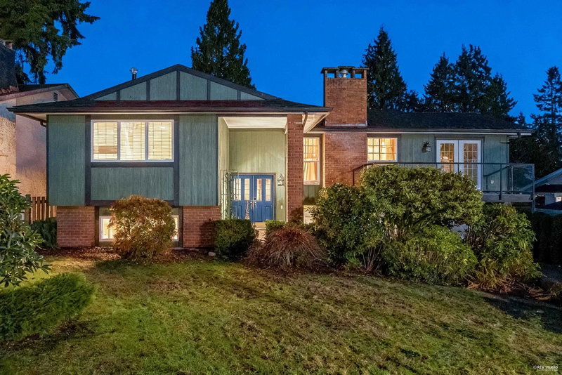 2731 Daybreak Avenue, Coquitlam, V3C 2E8 | Image 2