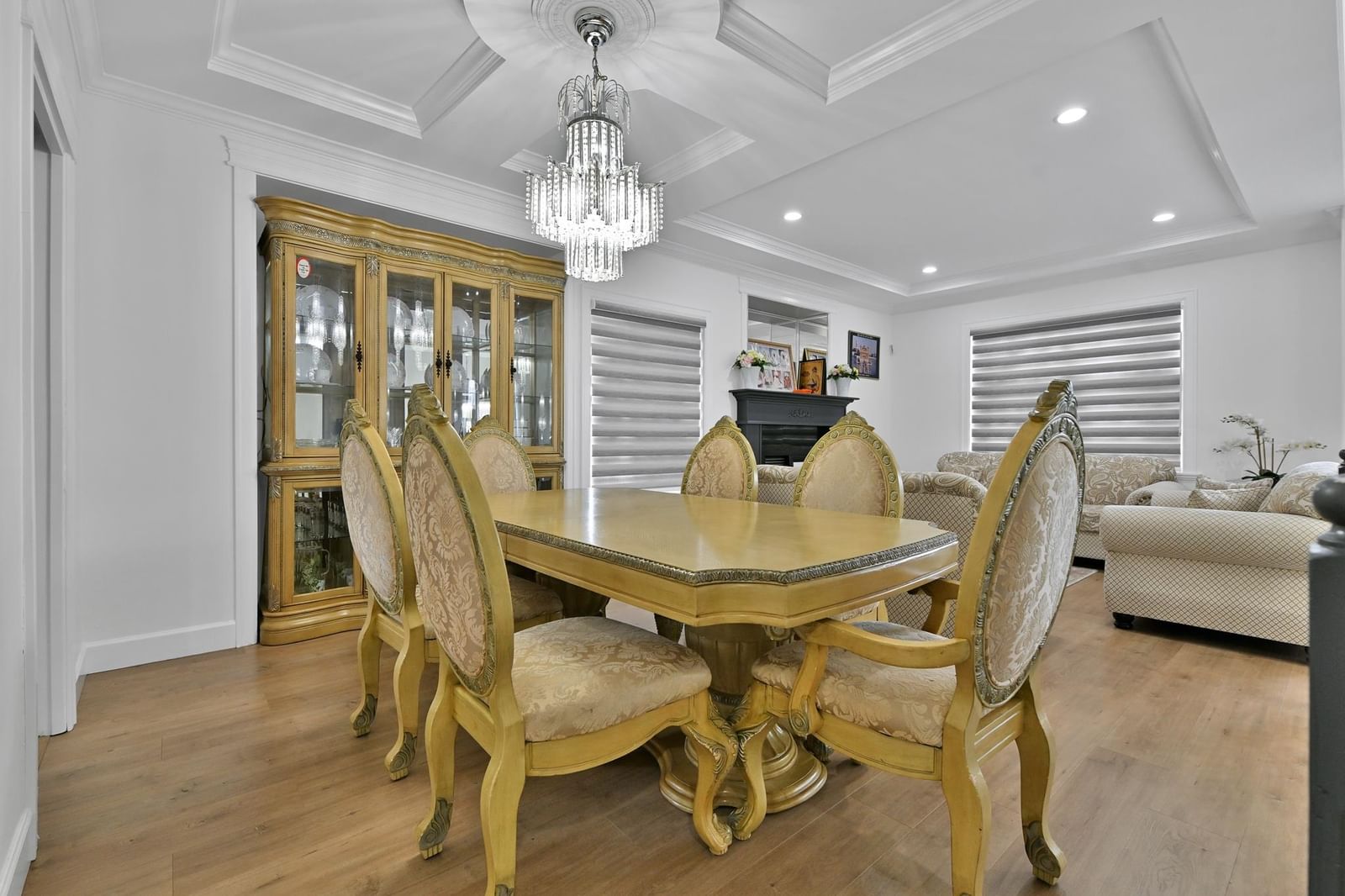 Listing Image 10