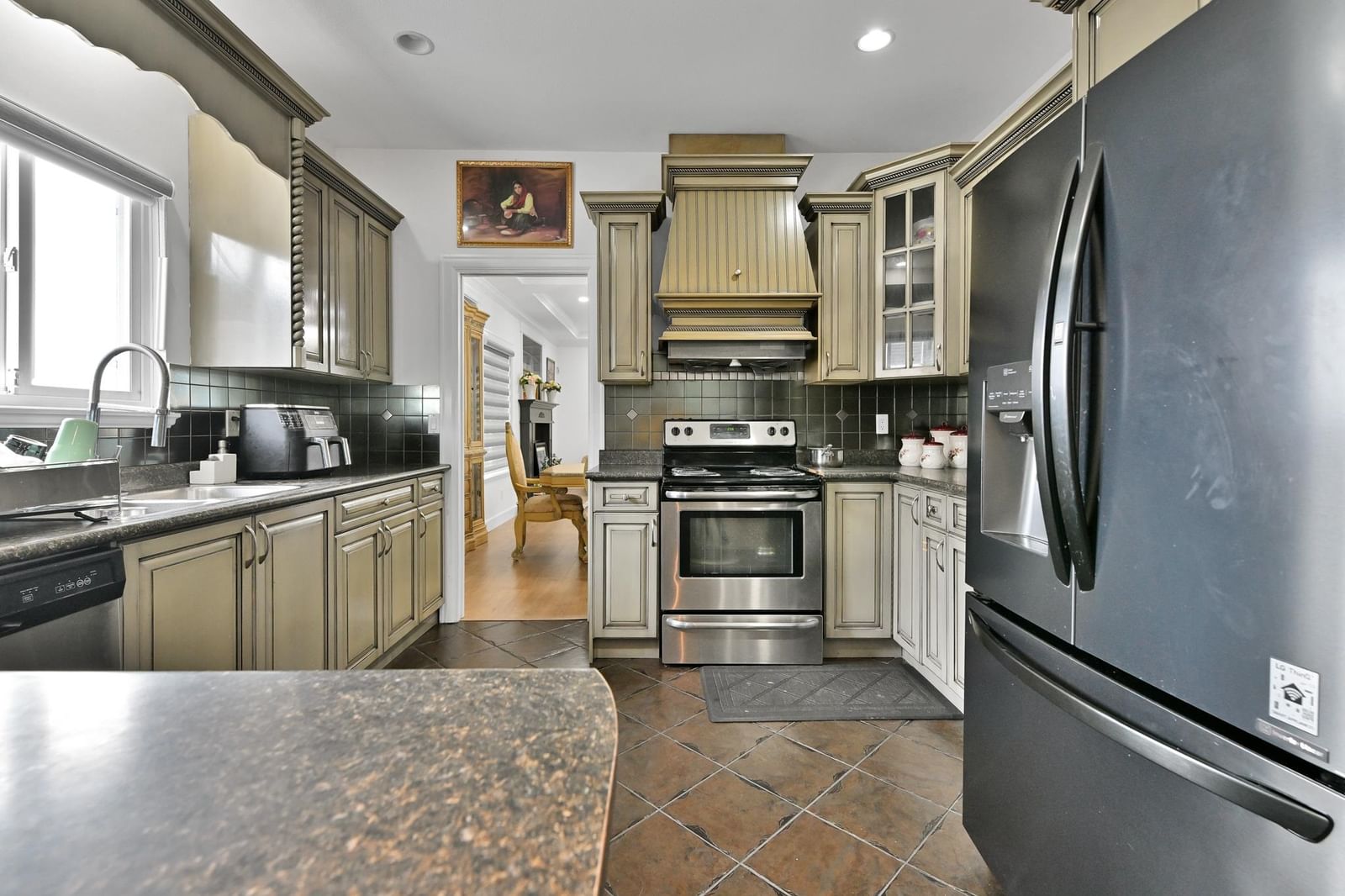 Listing Image 14