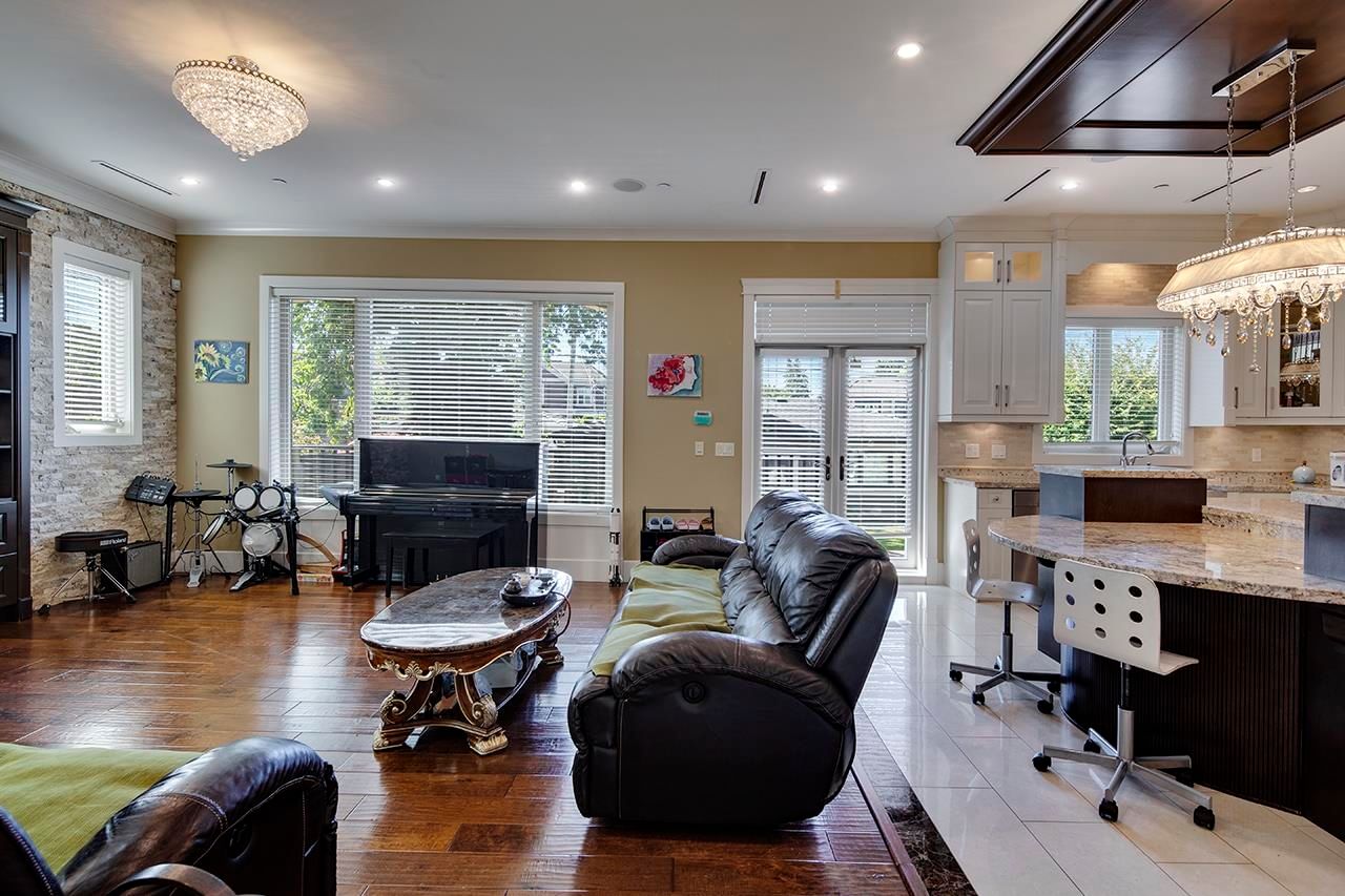 Listing Image 15