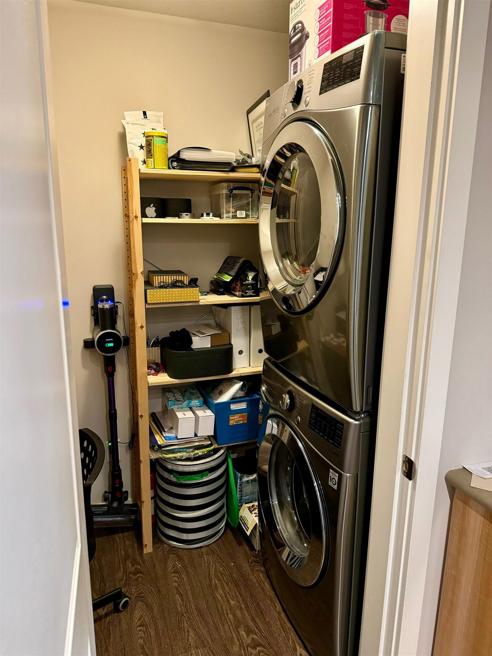 Listing Image 11