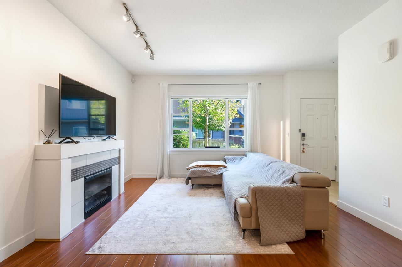 Listing Image 5