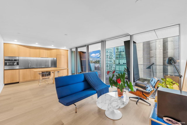 804 - 1568 Alberni Street