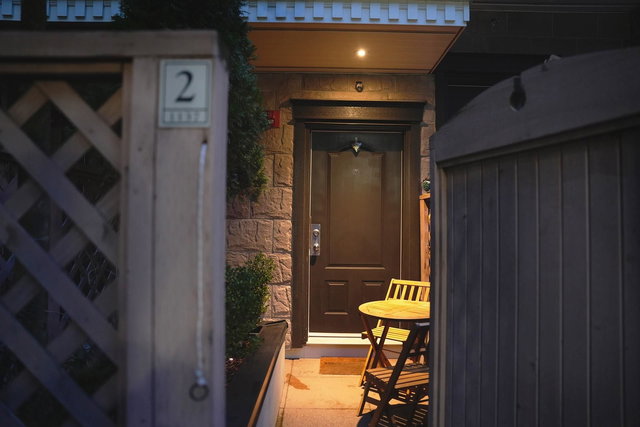 2 - 1137 Barclay Street