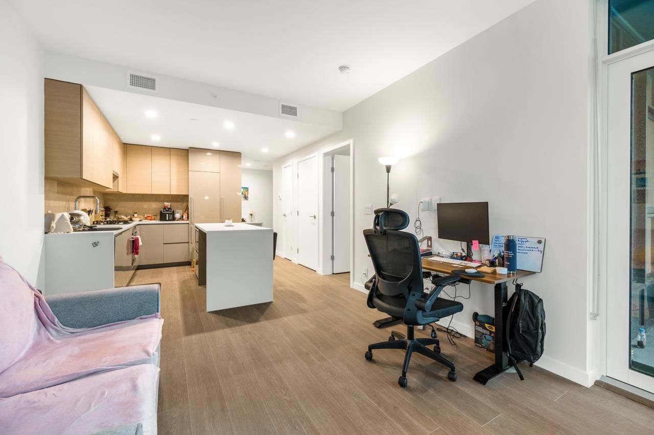 Listing Image 8