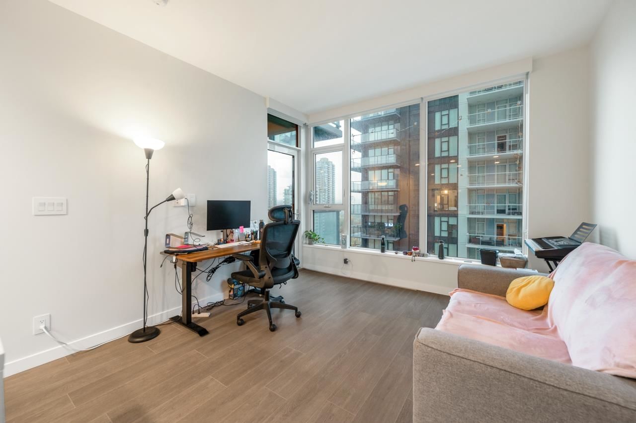 Listing Image 9