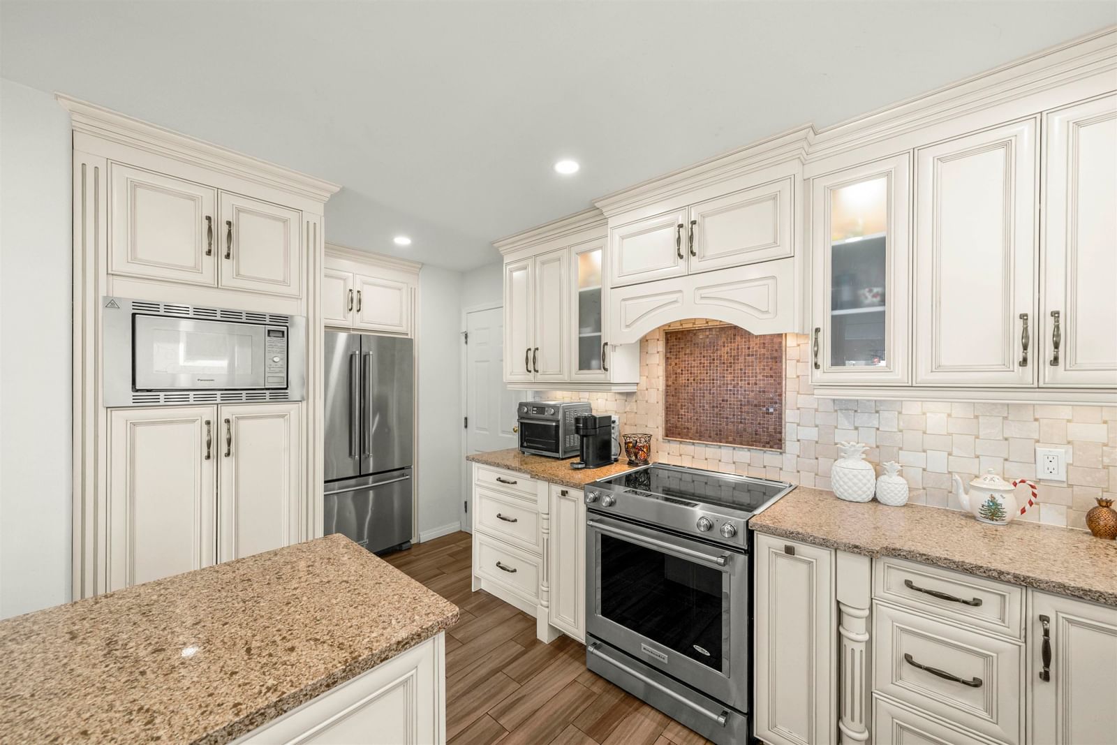 Listing Image 10