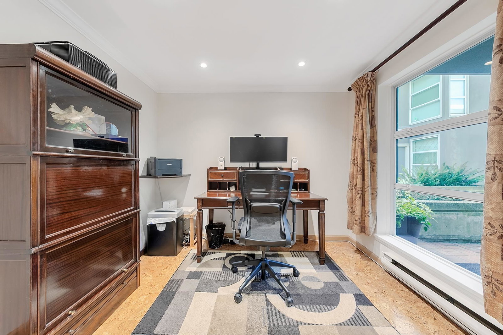 Listing Image 8