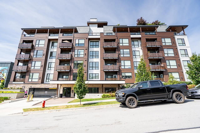 405 - 11703 Fraser Street