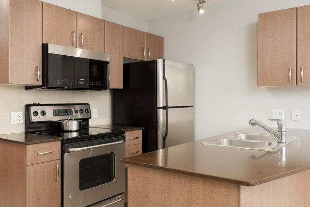 2015 - 610 Granville Street