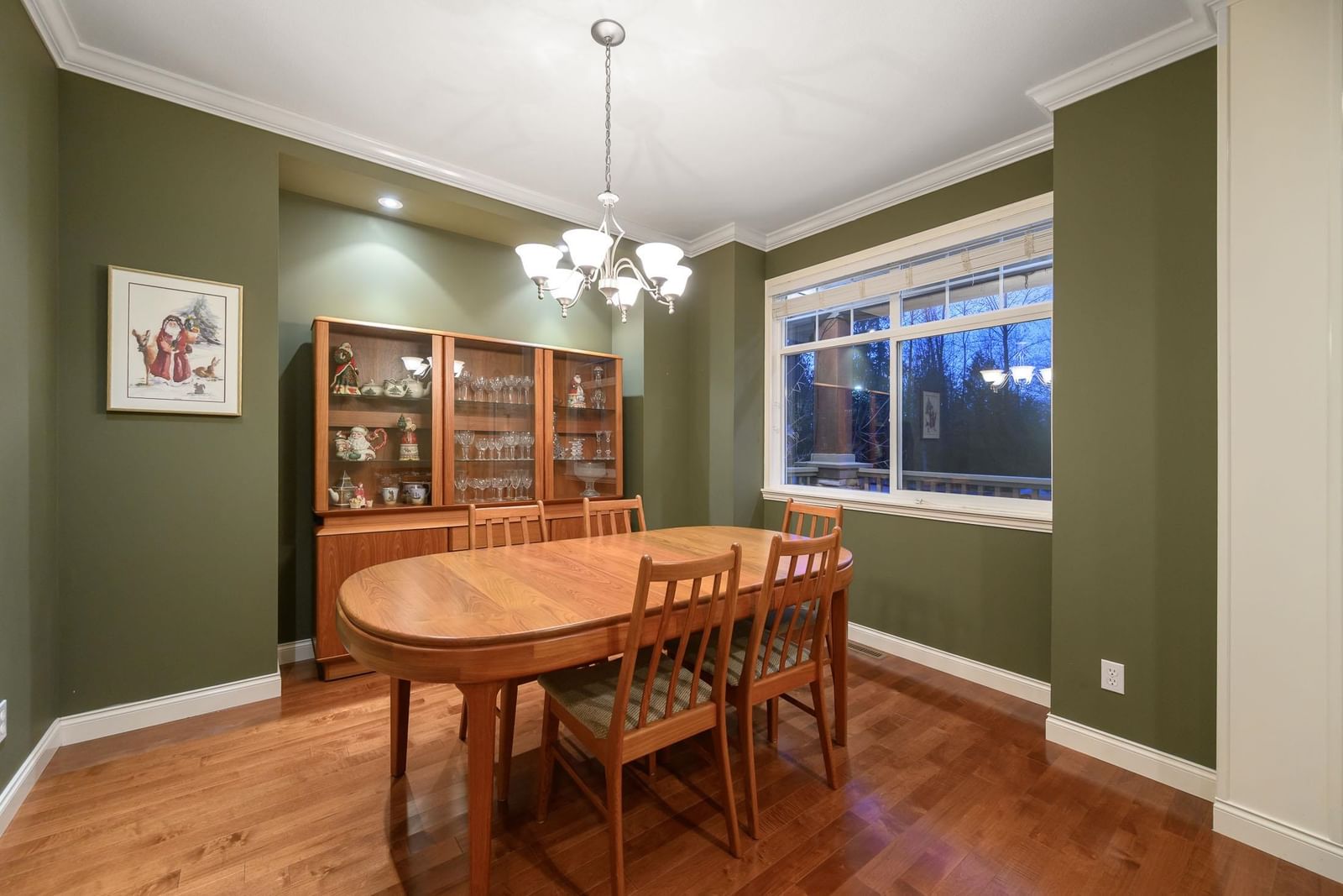 Listing Image 4