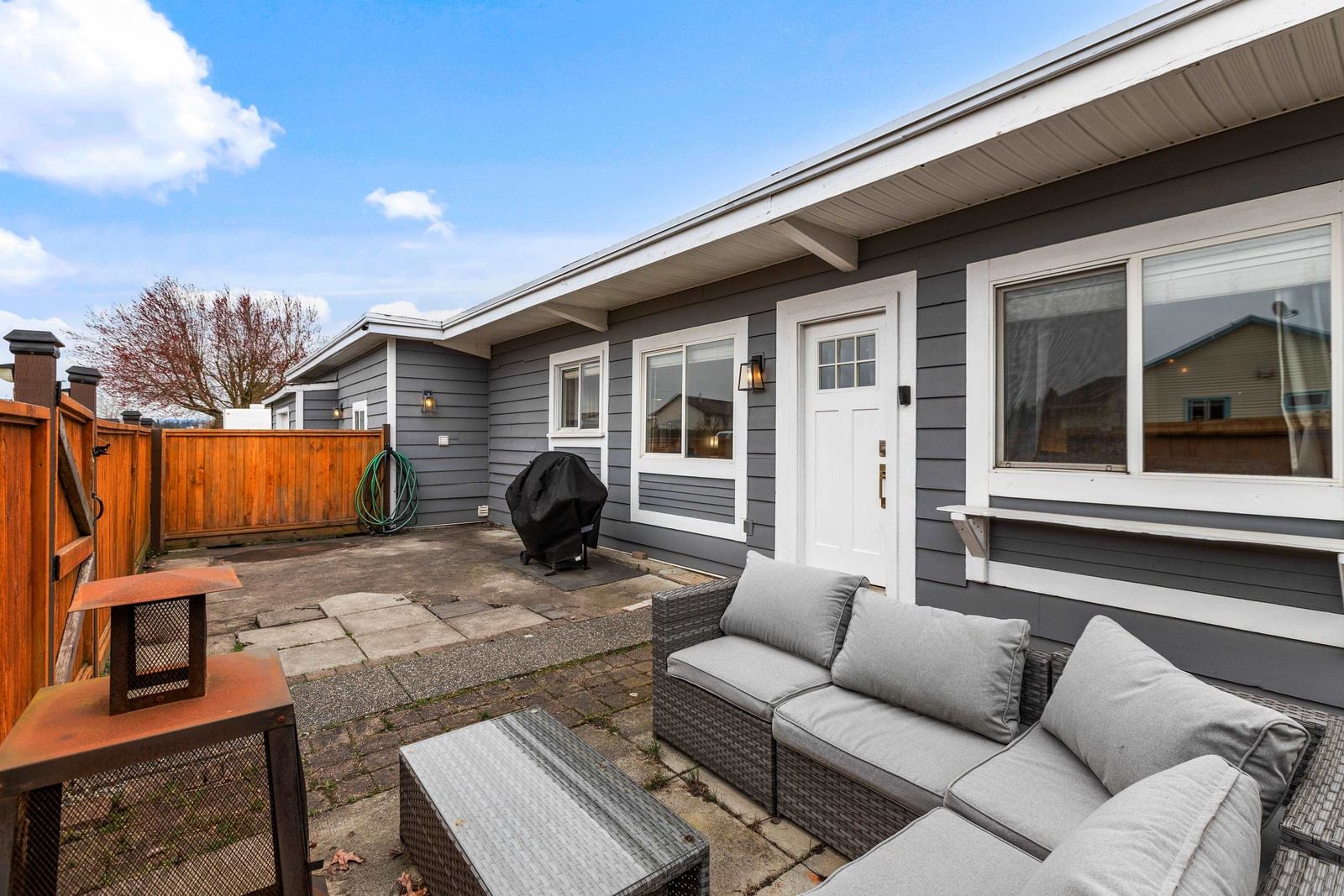 Listing Image 6