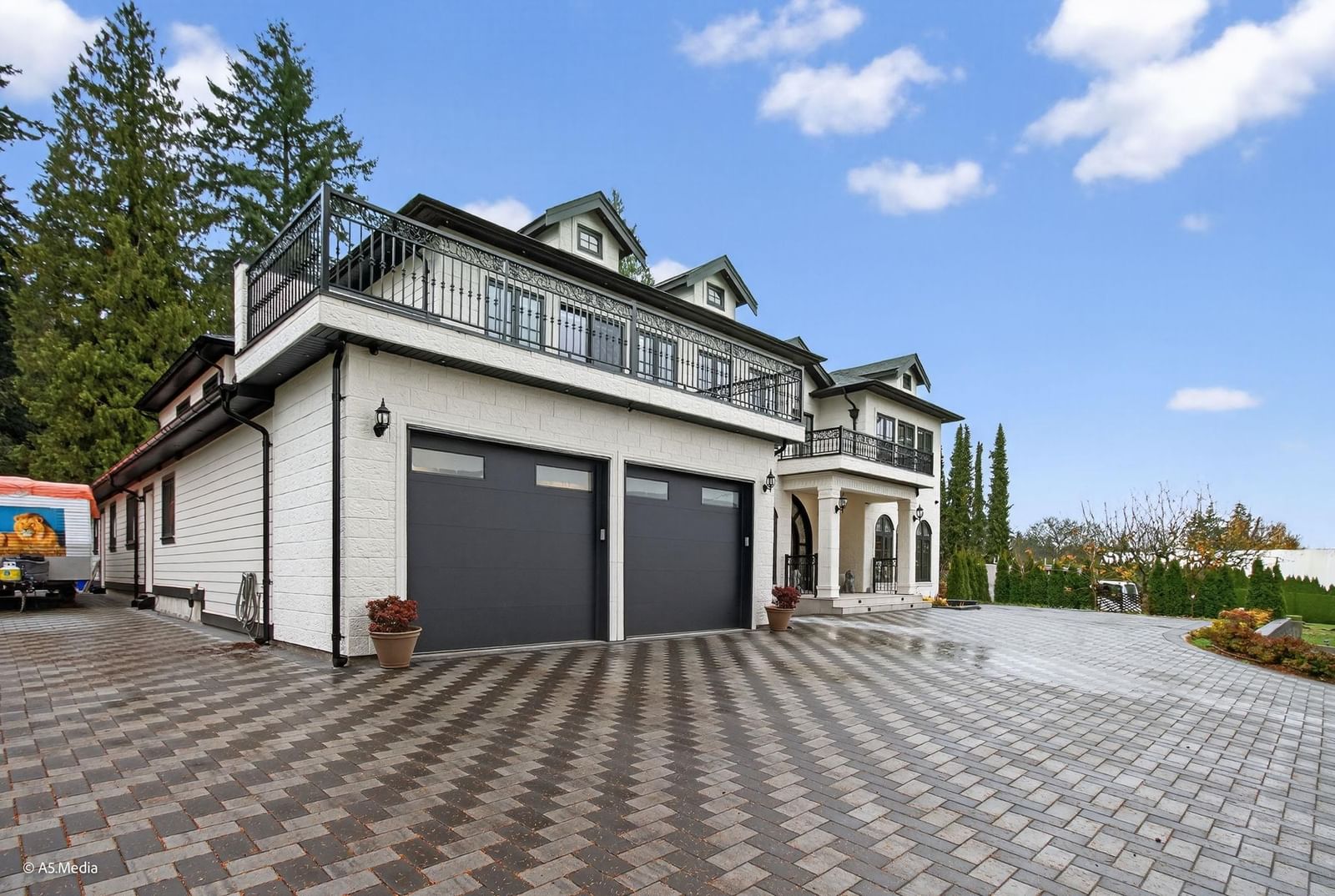 Listing Image 8