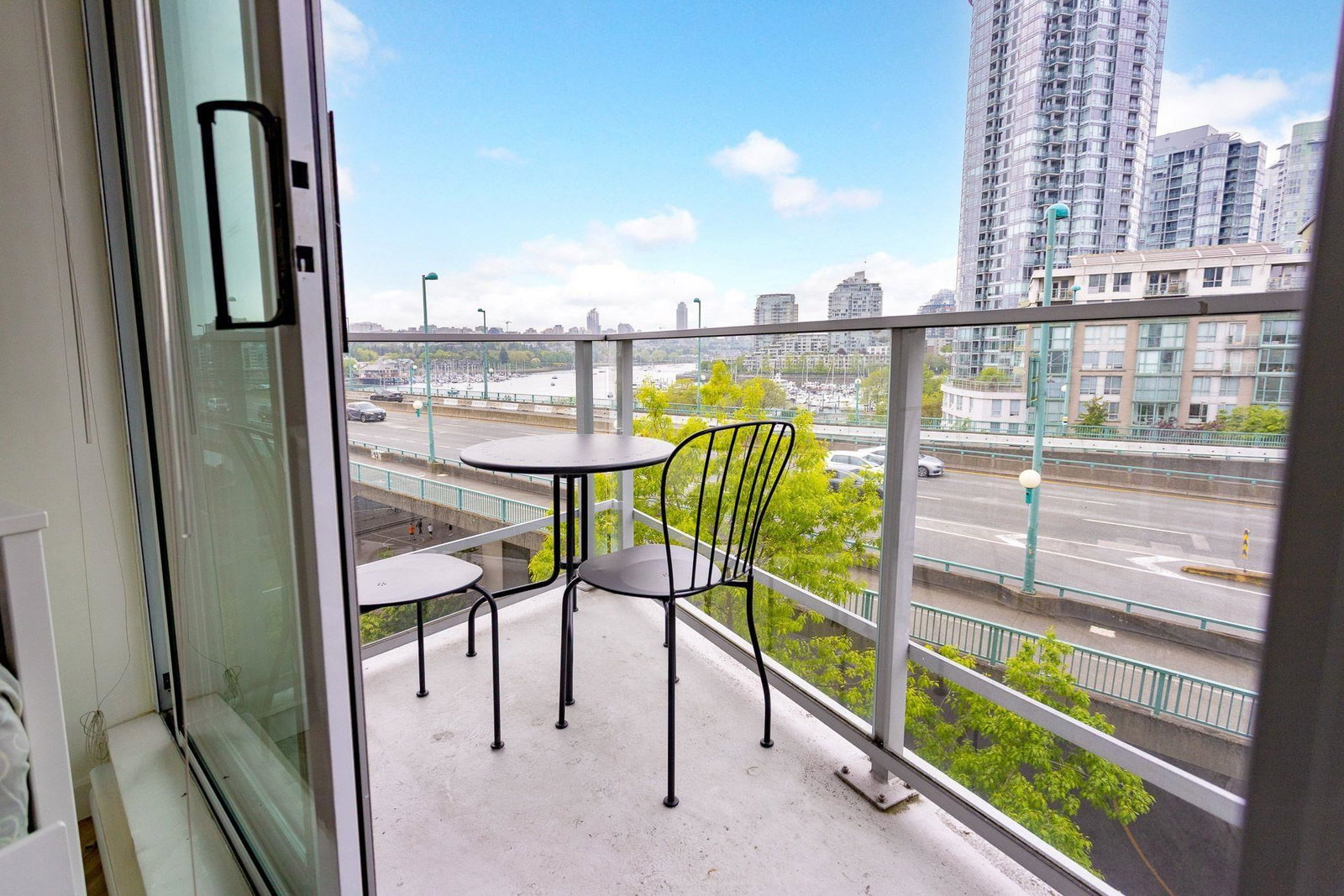 Listing Image 10