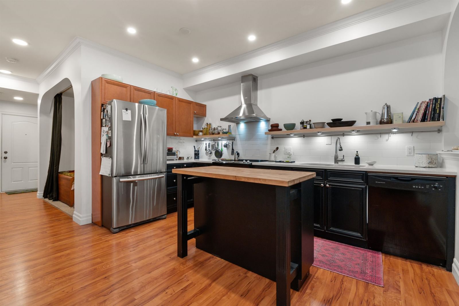 Listing Image 10