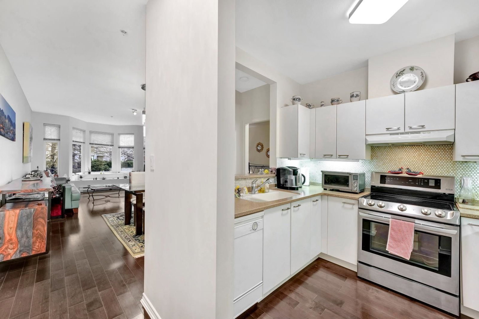 Listing Image 9