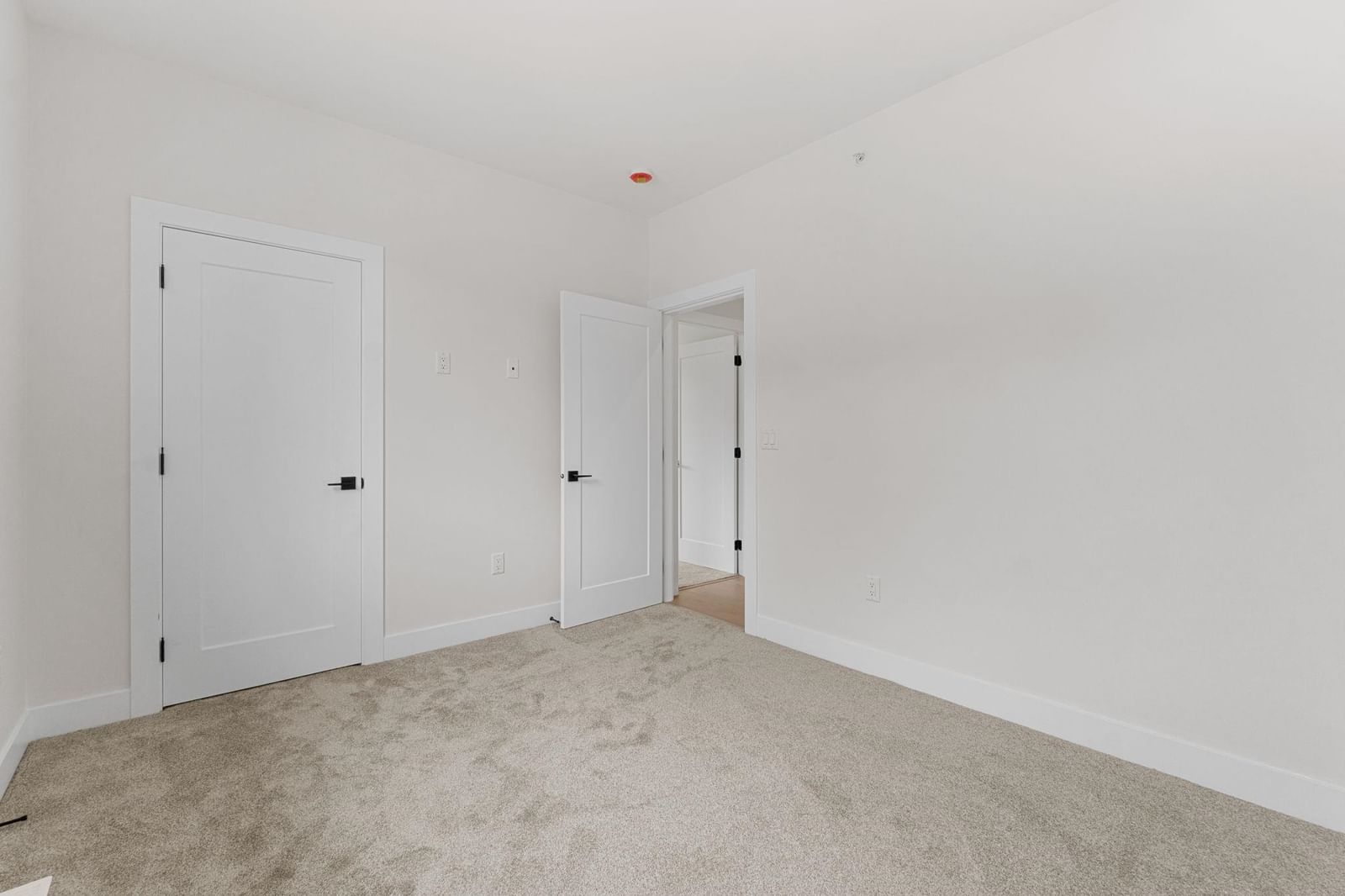 Listing Image 26
