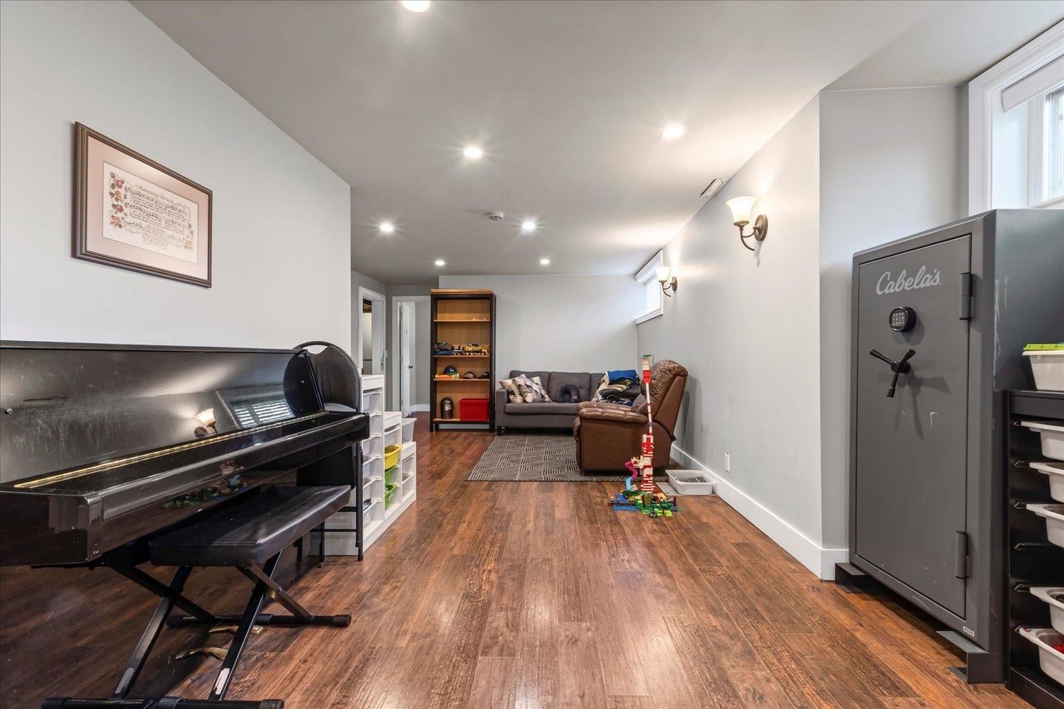 Listing Image 23