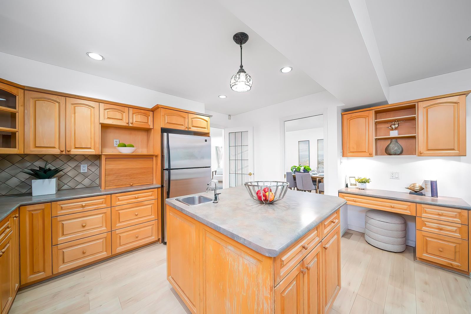 Listing Image 19