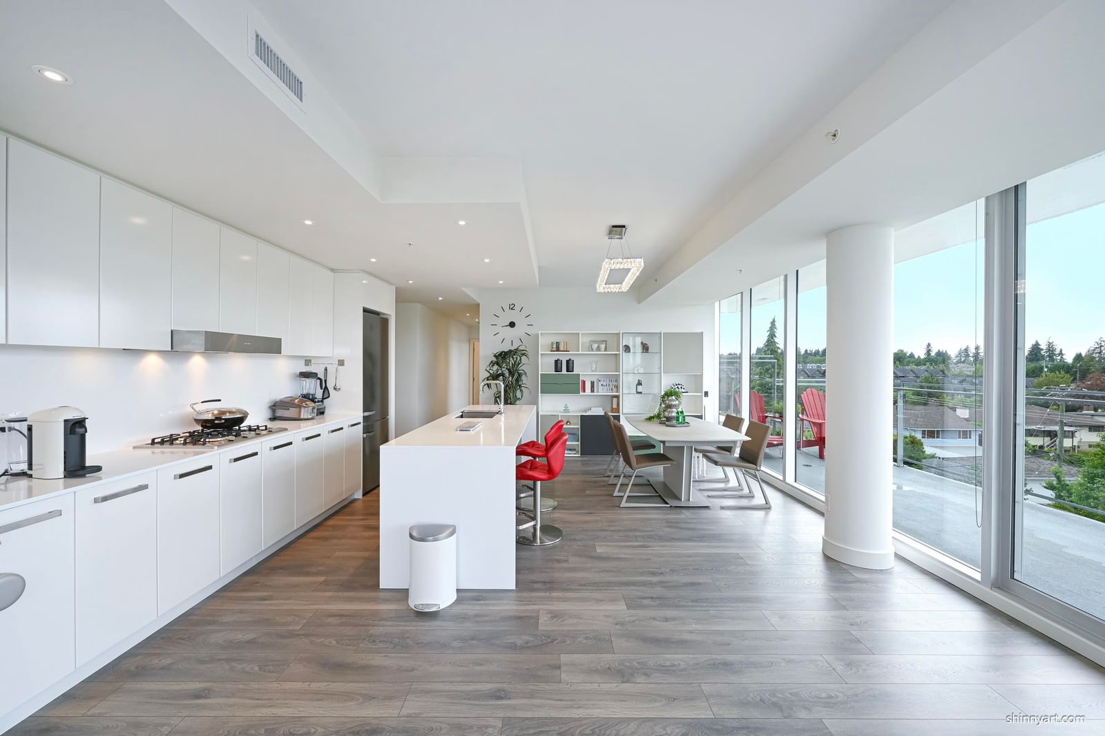 Listing Image 10