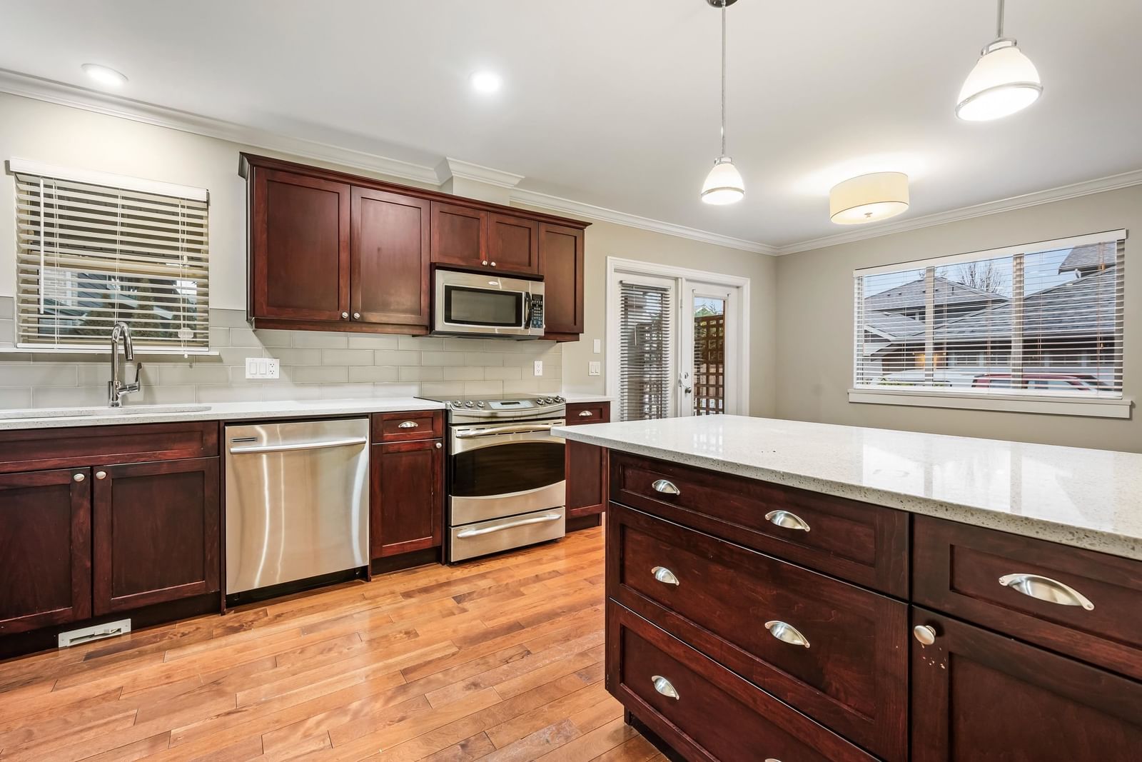 Listing Image 19
