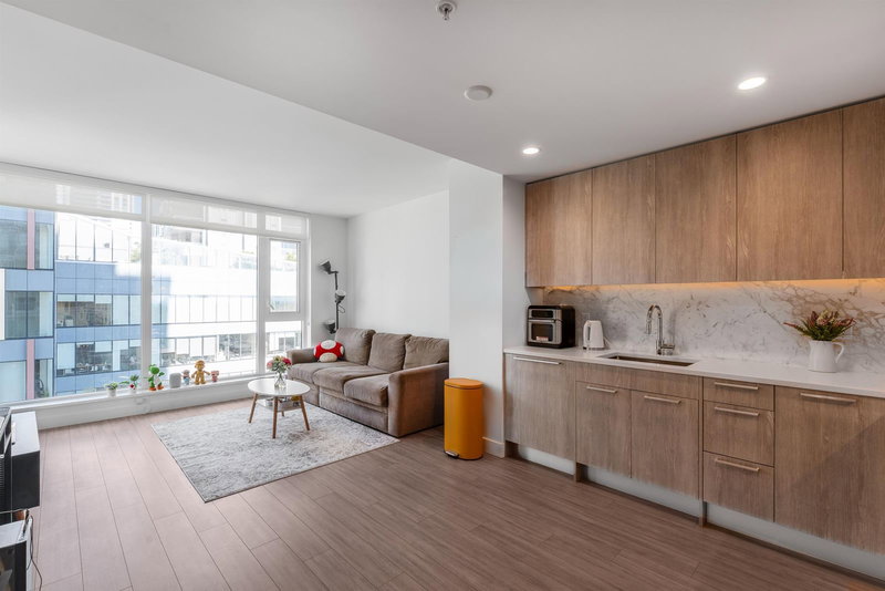 807 - 6398 Silver Avenue, Burnaby, V5H 0K7 | Image 2