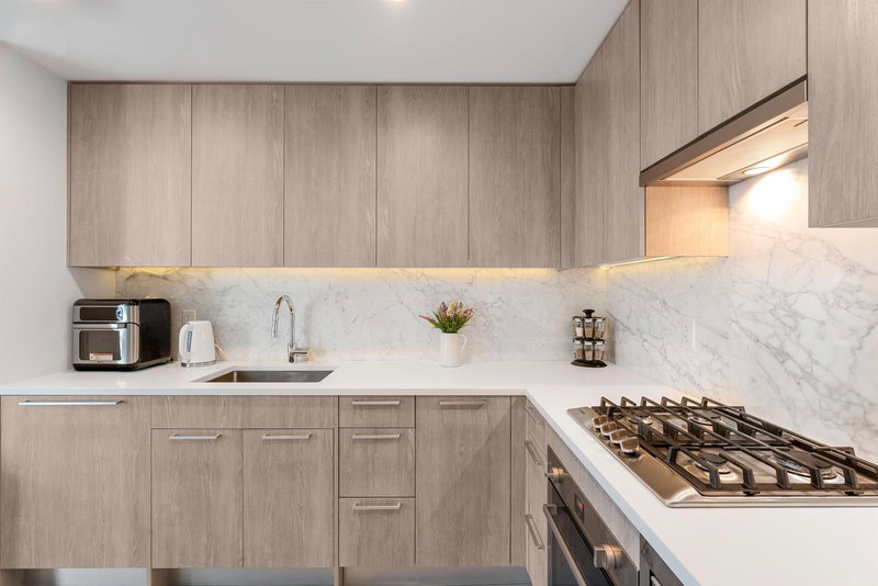 807 - 6398 Silver Avenue, Burnaby, V5H 0K7 | Image 3