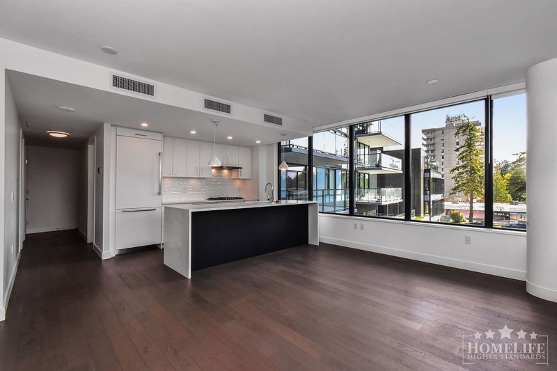 307 - 1588 Johnston Road, White Rock, V4B 0C5 | Image 3