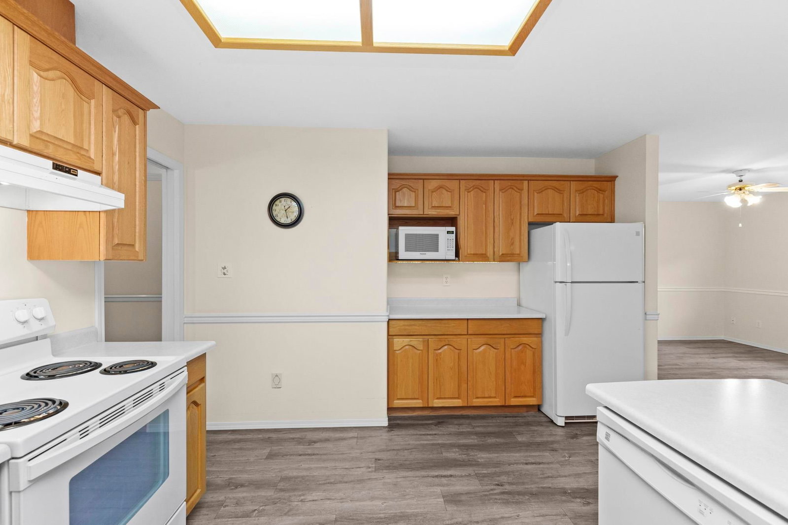 Listing Image 14