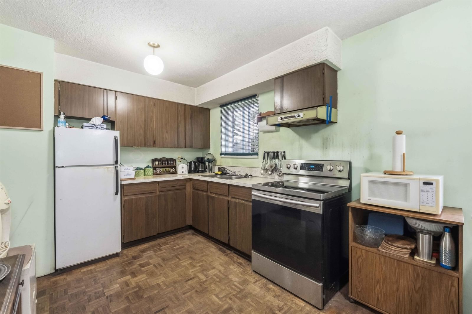 Listing Image 5