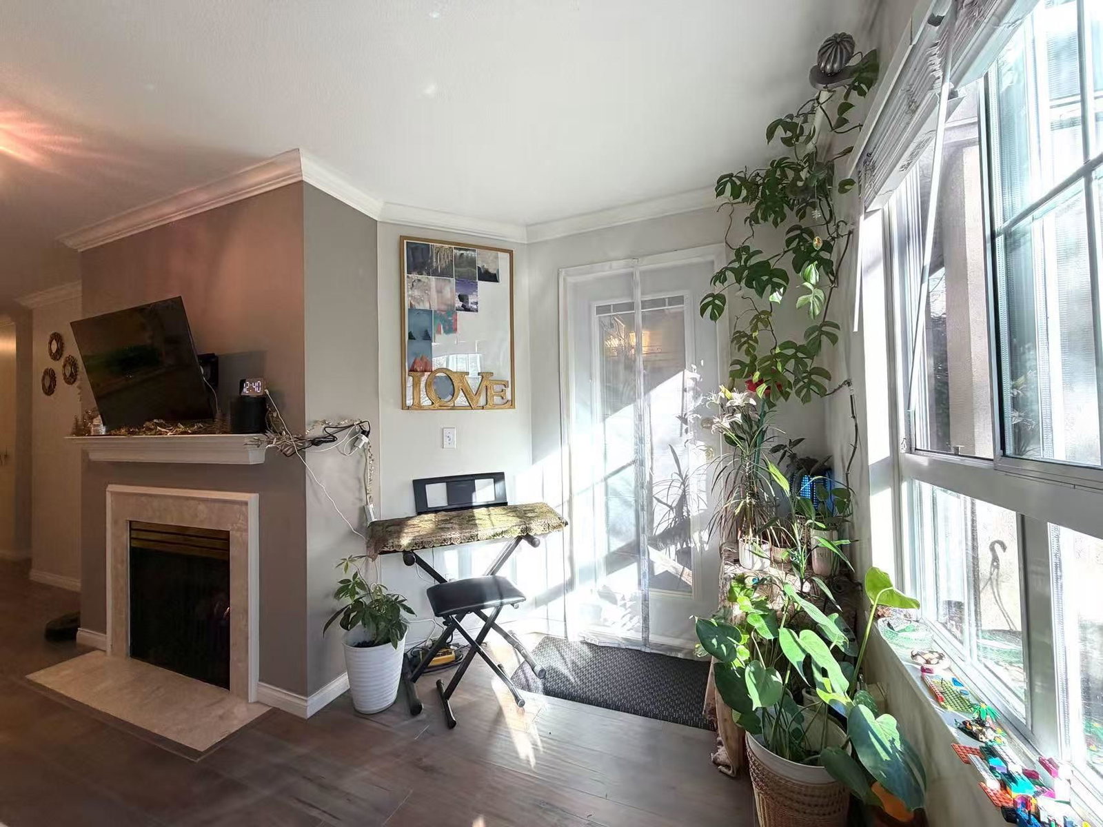 Listing Image 9