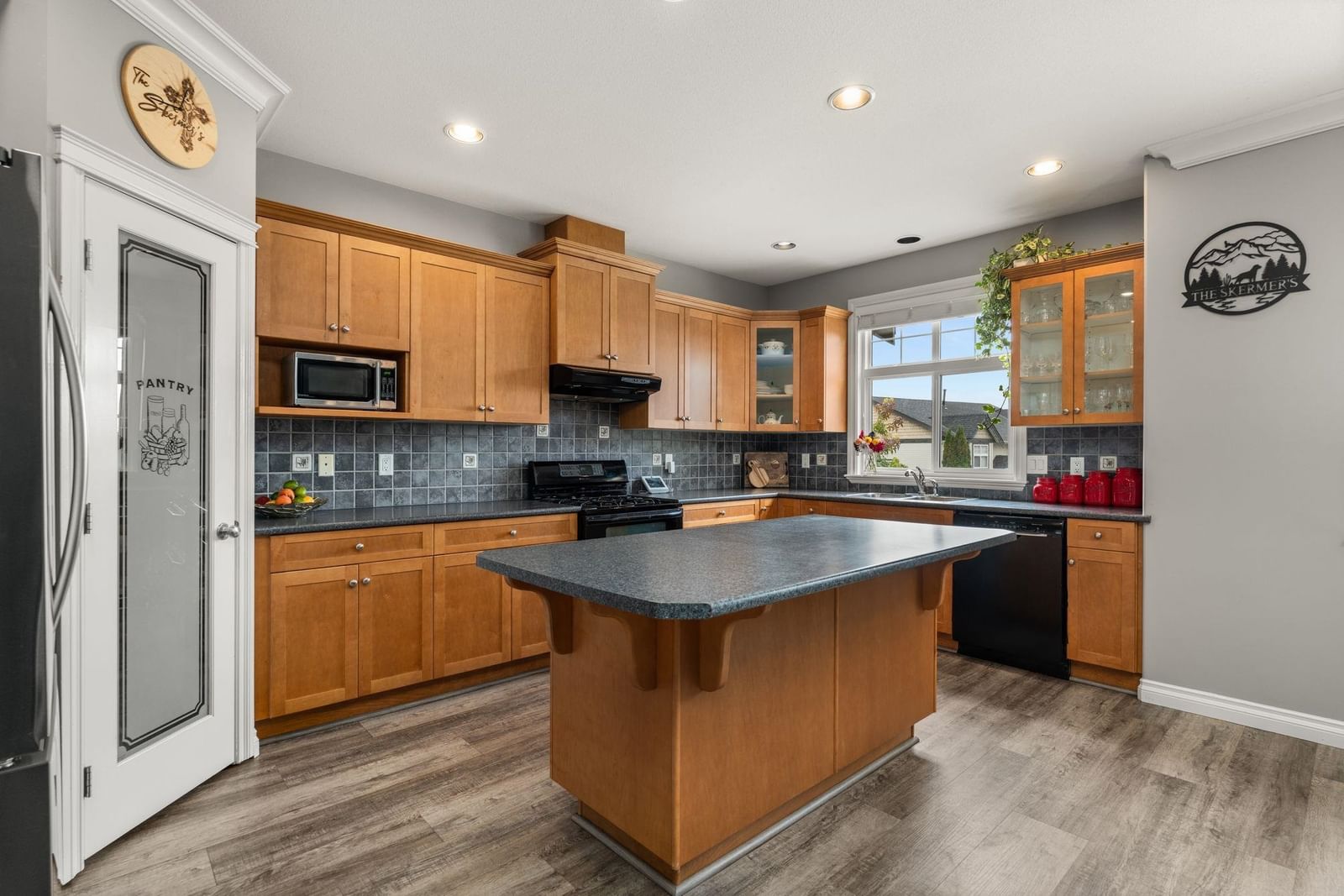 Listing Image 12