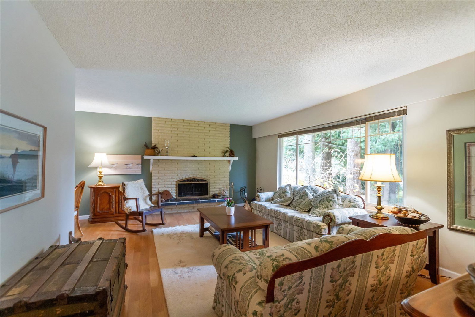 Listing Image 12