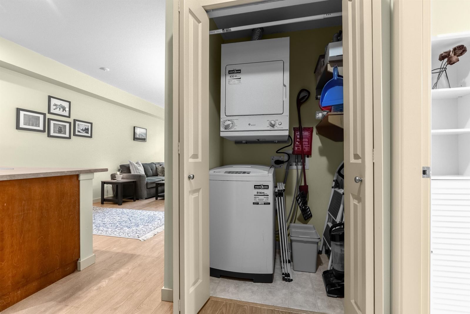 Listing Image 9