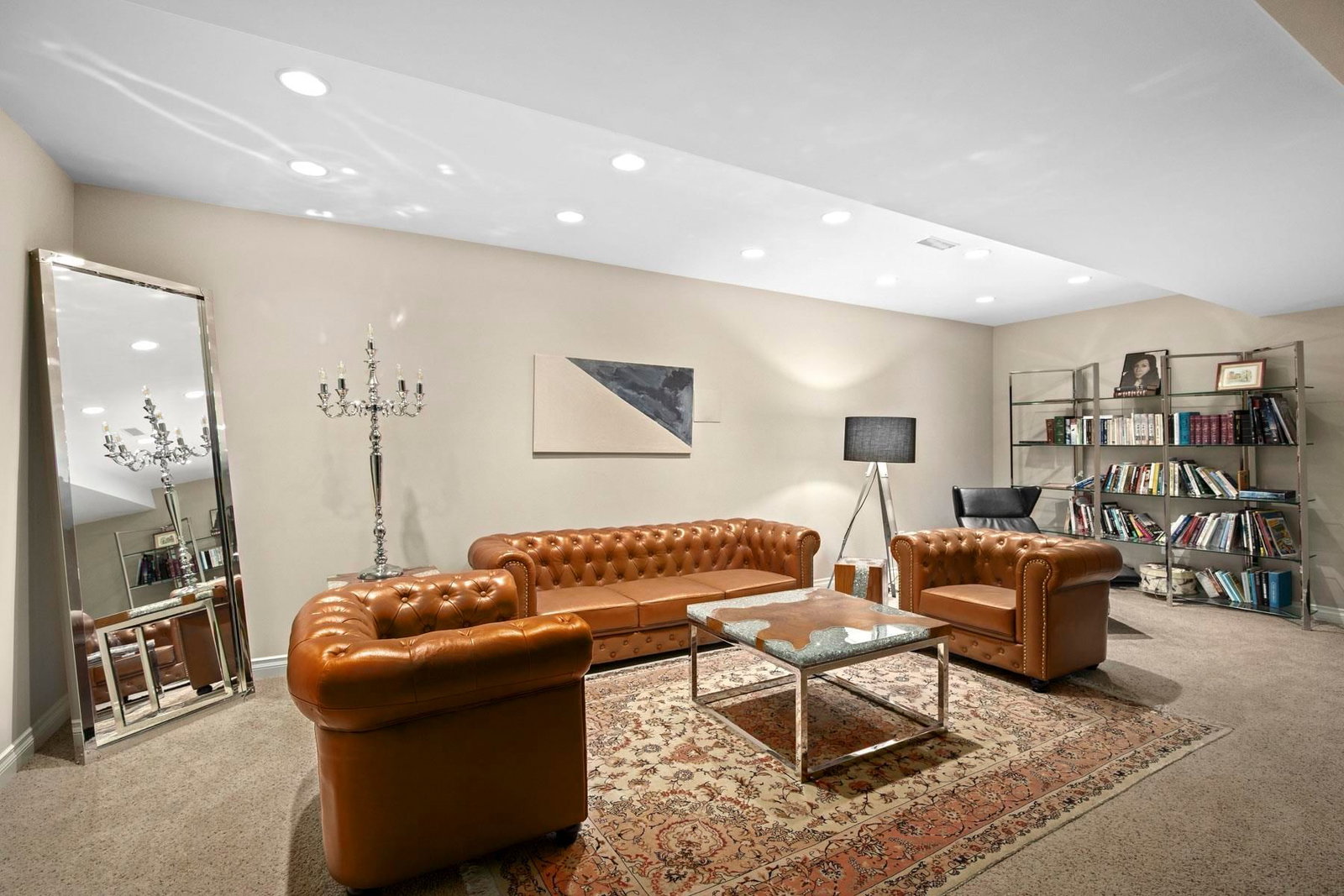 Listing Image 19