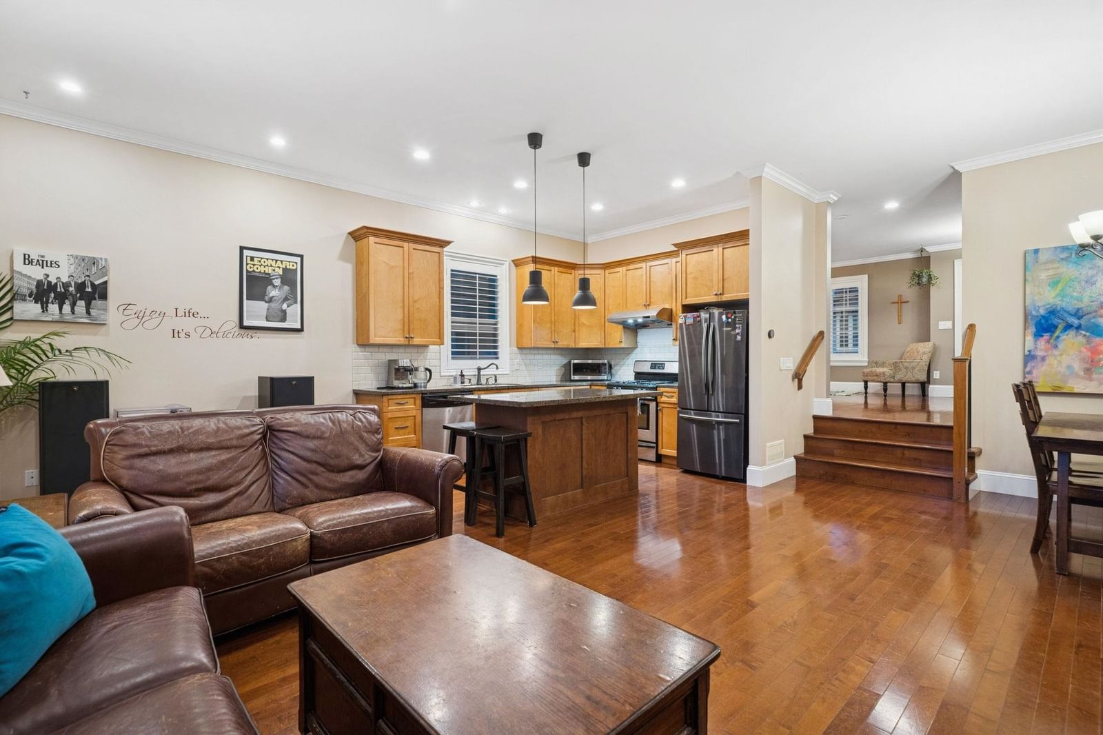 Listing Image 9