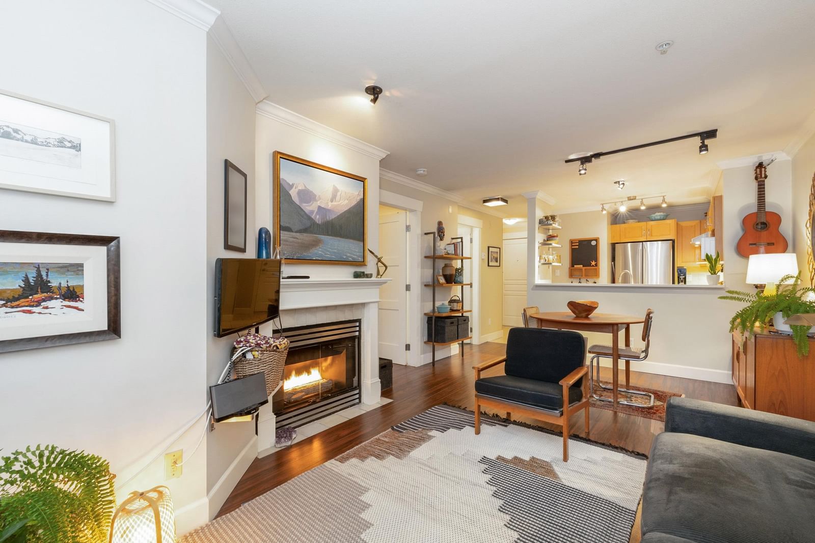 Listing Image 5