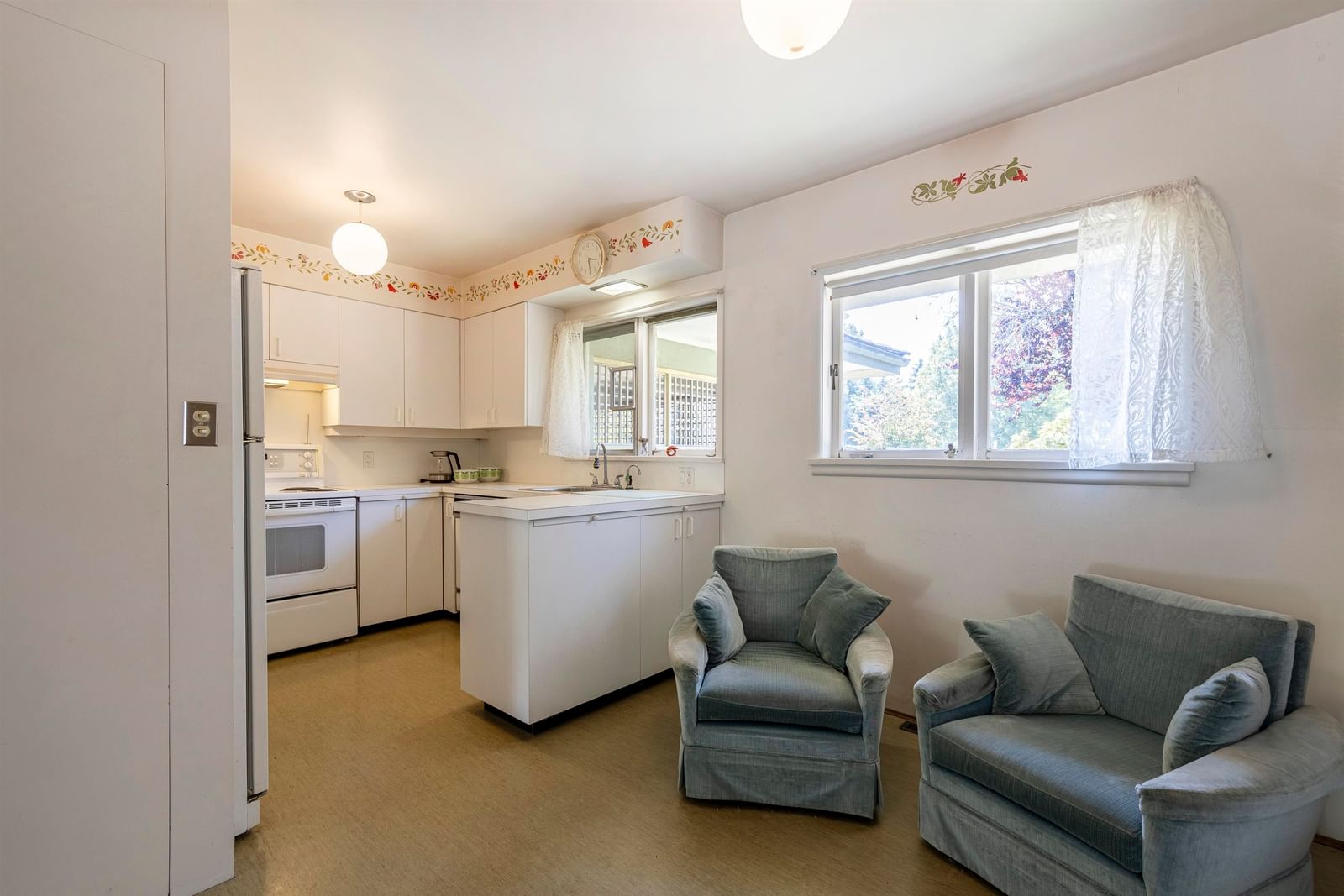 Listing Image 10