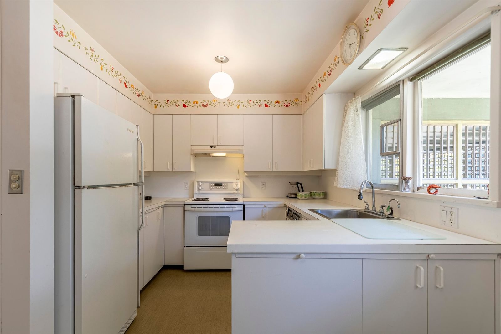Listing Image 12