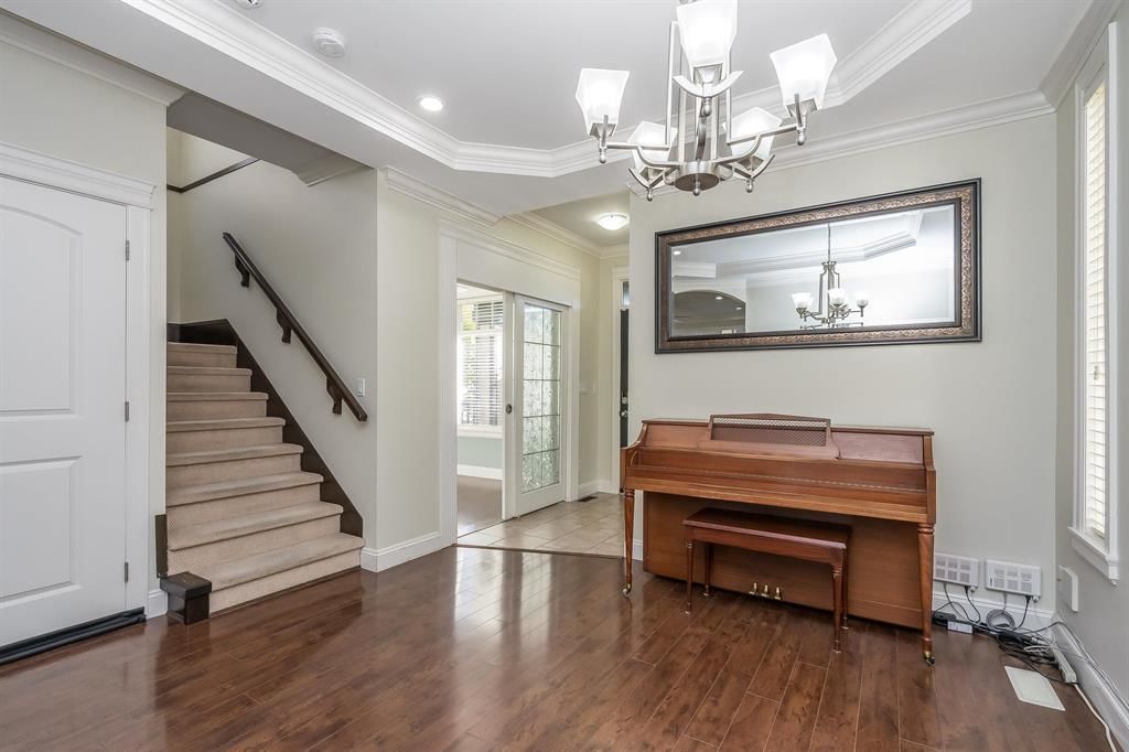 Listing Image 11