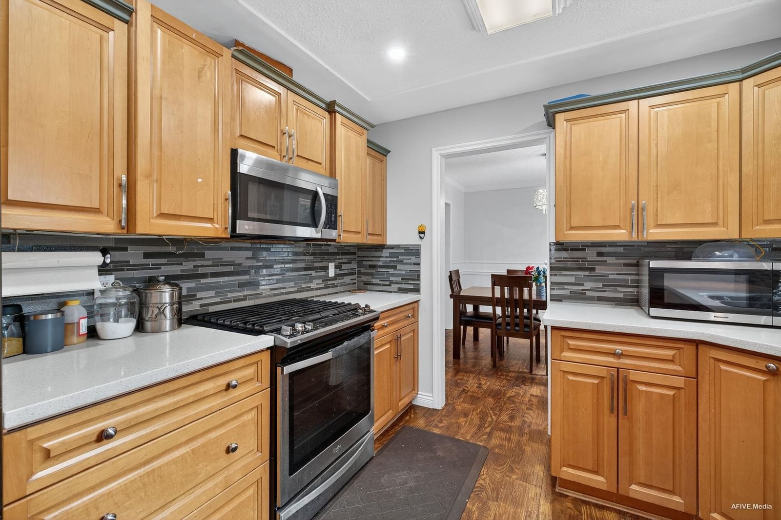 Listing Image 17