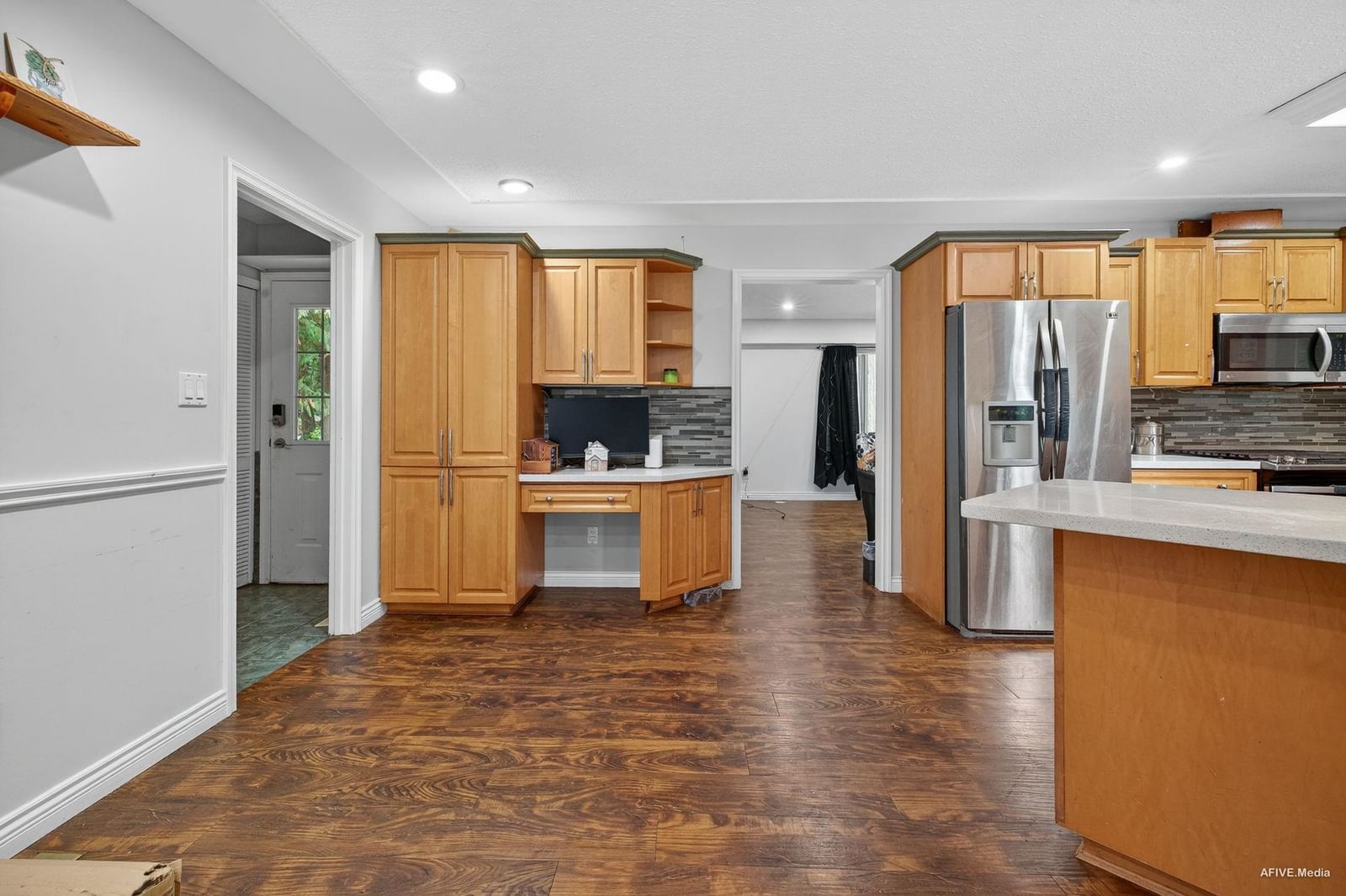 Listing Image 19