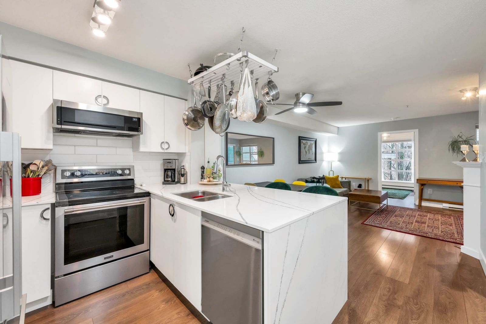 Listing Image 13
