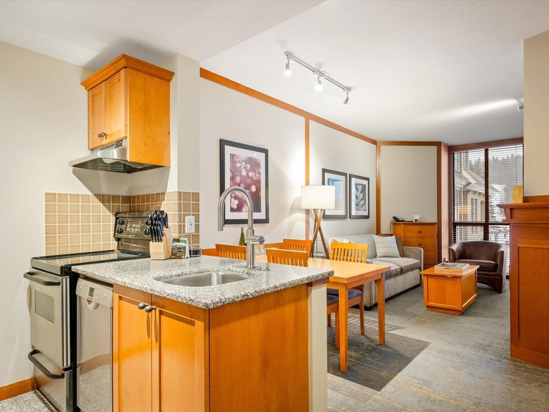 602 - 4320 Sundial Crescent, Whistler, V8E 1G6 | Image 3