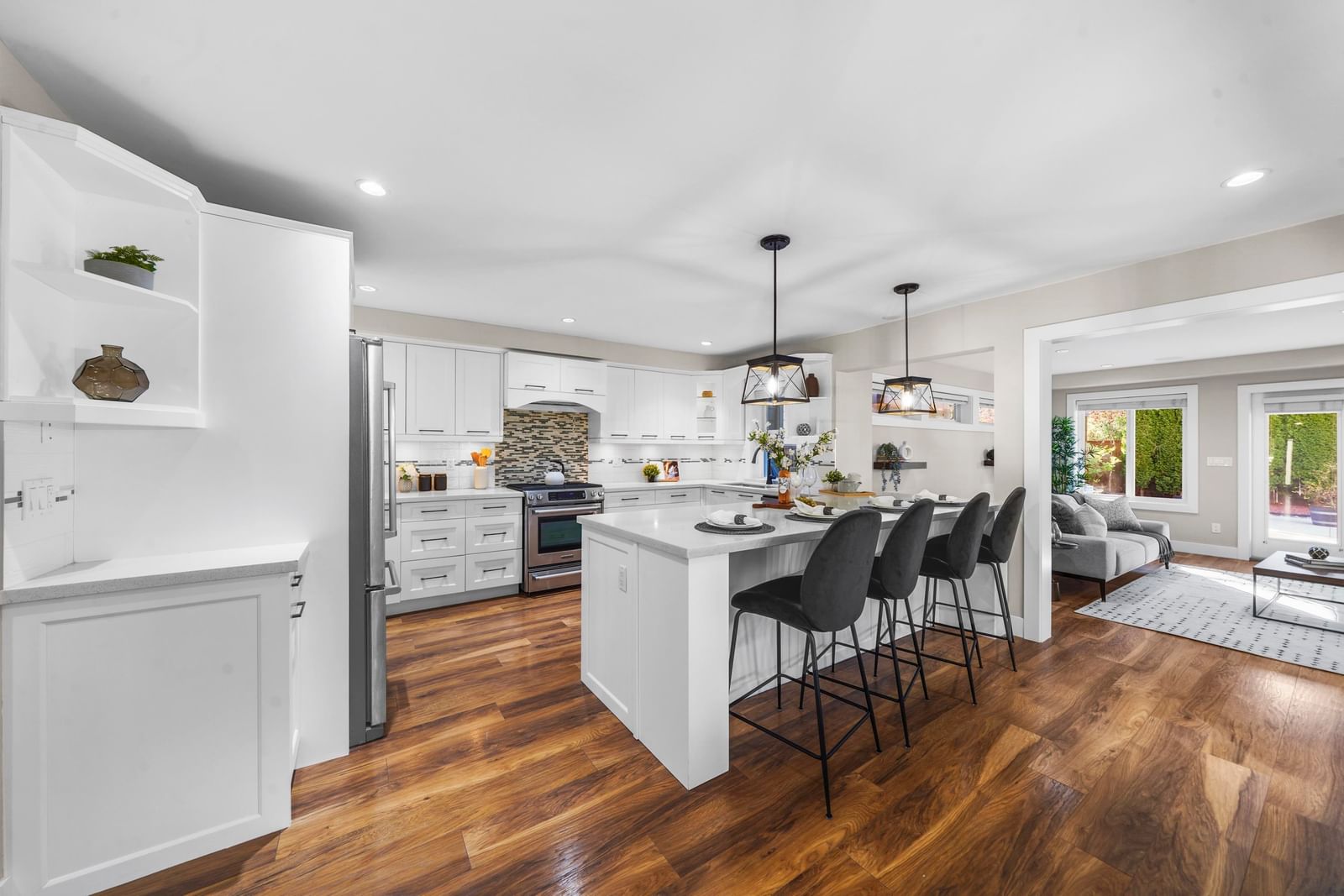 Listing Image 11