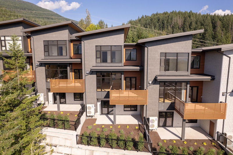 5 - 3407 Mamquam Road, Squamish, V8B 1E4 | Image 3