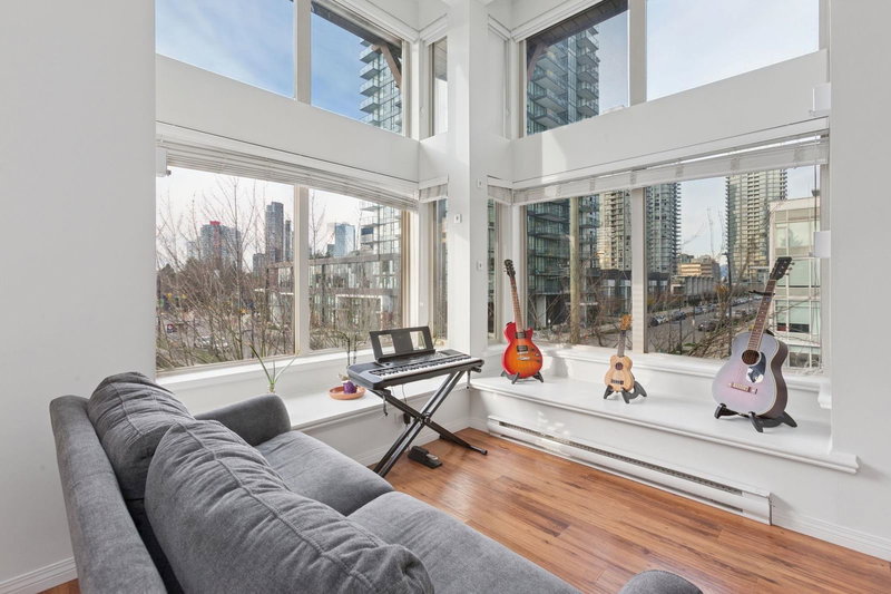 301 - 5000 Imperial Street, Burnaby, V5J 1C8 | Image 2