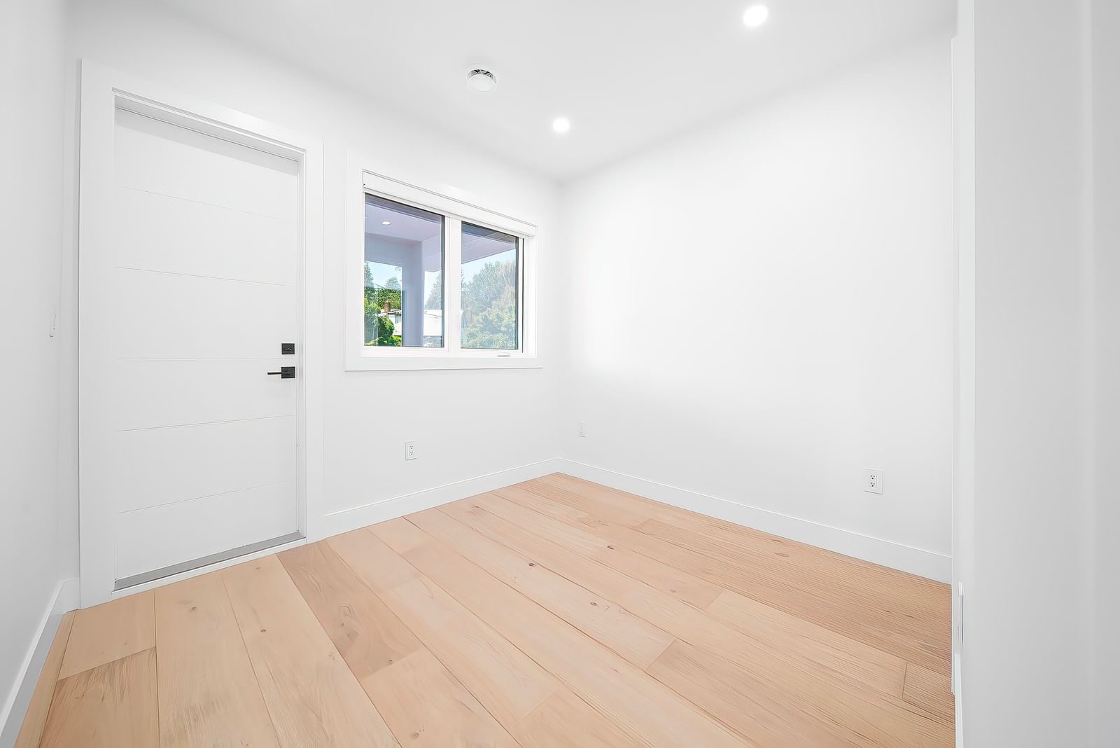 Listing Image 28