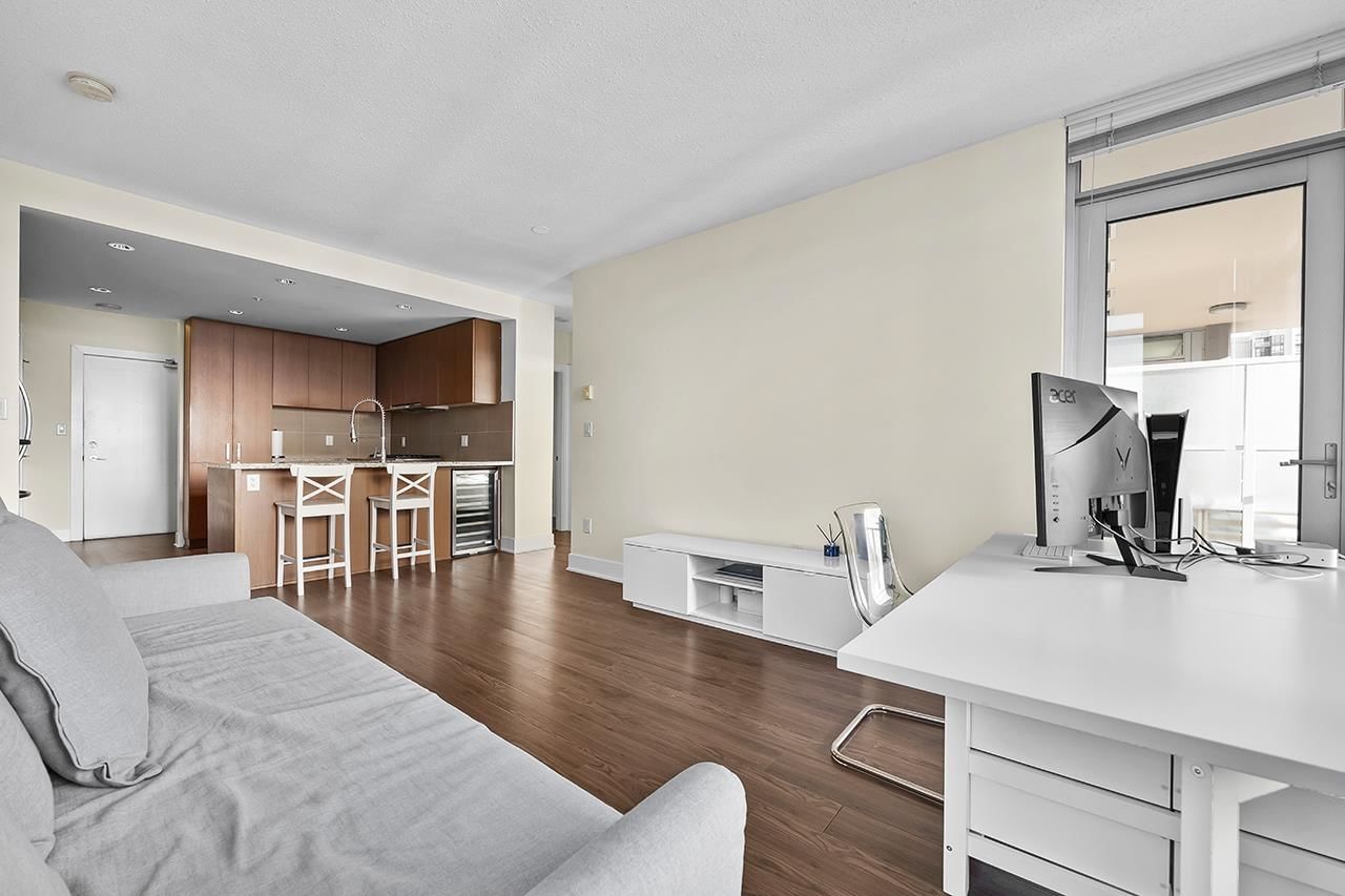 Listing Image 11