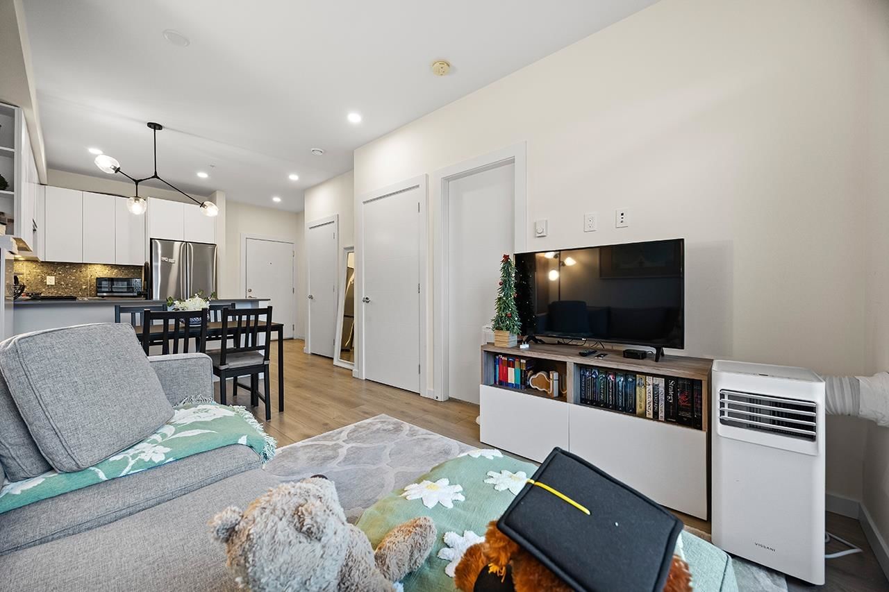 Listing Image 11